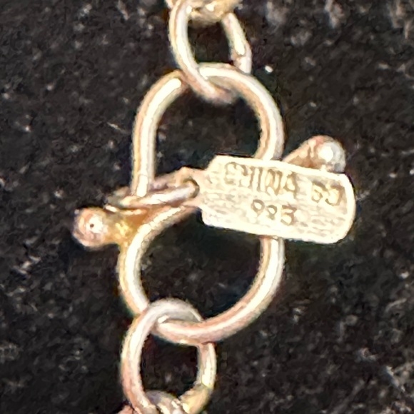 VINTAGE STERLING SILVER & CARVED GREEN JADE NECKLACE - Picture 7 of 7